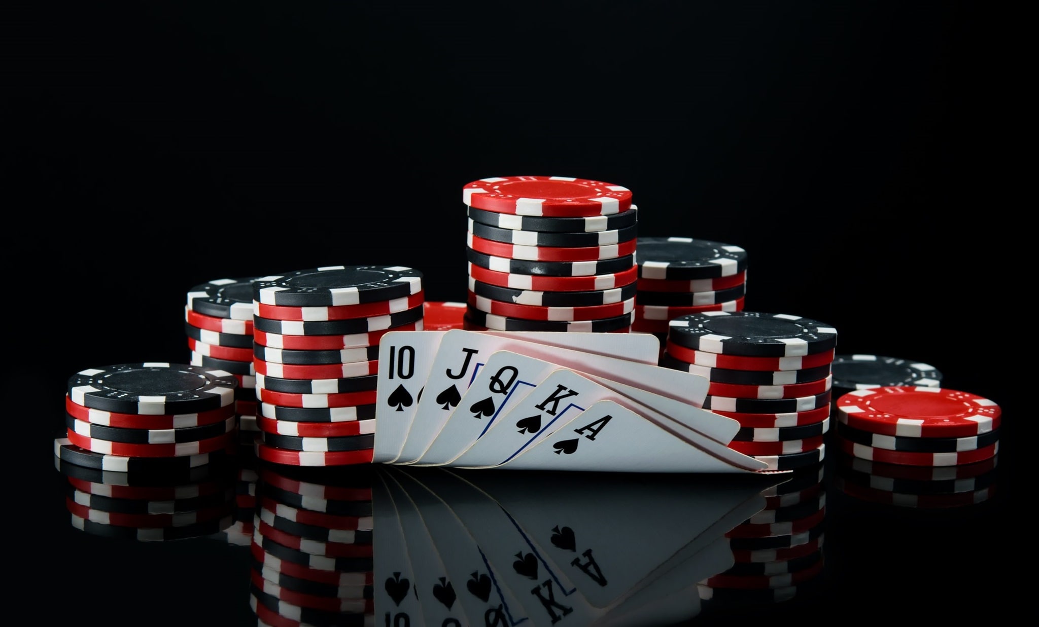Onlayn kazinolarda kart oyunları haqqında maraqlı faktlar